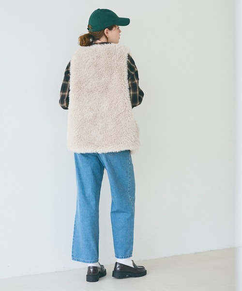 coca（coca）（コカ）の「フェイクファーベスト ポケット付き（ベスト・レディース・グレー/ライトベージュ/グレイッシュベージュ・L/M）」の6枚目の写真