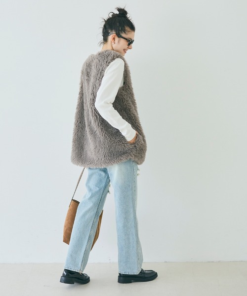 coca（coca）（コカ）の「フェイクファーベスト ポケット付き（ベスト・レディース・グレー/ライトベージュ/グレイッシュベージュ・L/M）」の13枚目の写真
