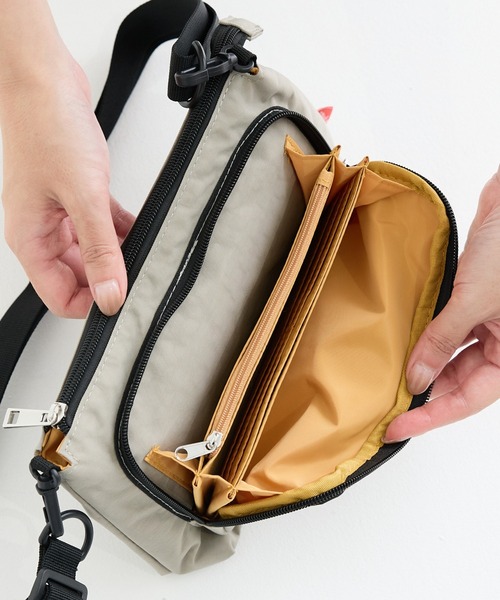 SNOOPY(スヌーピー)の「スヌーピー ピーナッツ お財布 ショルダーバッグ ミニバッグ カード入れ付き 軽量 軽い 旅行 62084(ショルダーバッグ・レディース・イエロー/グレー/グリーン/ブラック・FREE)」の8枚目の写真