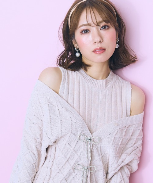 marun(マルン)の「<大きいサイズ> ケーブル編みラメモールニットカーディガン marun(カーディガン/ボレロ・レディース・ホワイト系/ピンク・5L/4L/3L/LL/L)」の18枚目の写真