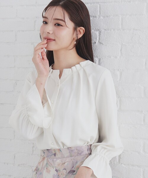 セール】タックネックパール調ブラウス【洗濯機洗い可/ストレッチ