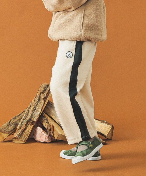 B:MING by BEAMS（ビーミングバイビームス）の「裏シャギー トラック パンツ 2024FW（100～150cm）（スラックス・キッズ・オフホワイト/ブラック・100/120/130/140/150/110）」の3枚目の写真