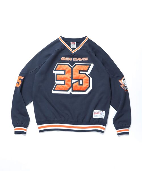 BEN DAVIS(ベンデイビス)の「【BEN DAVIS(ベンデイビス)】NUMBERED HOCKEY JERSEY V/N / Vネック 裏毛 ゲームシャツ 刺繍 シャツ(スウェット・メンズ・オフホワイト/レッド/ネイビー/ブラック・MEDIUM/X-LARGE/LARGE)」の3枚目の写真