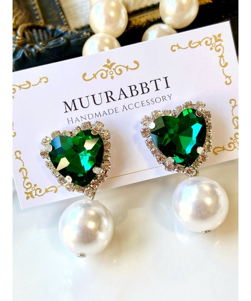 tone(トーン)の「【MUURABBTI】ハートビジューのパールピアス(MA)(ピアス(両耳用)・レディース・レッド/グリーン/ピンク系その他/ブラック/ブルー・FREE)」の2枚目の写真