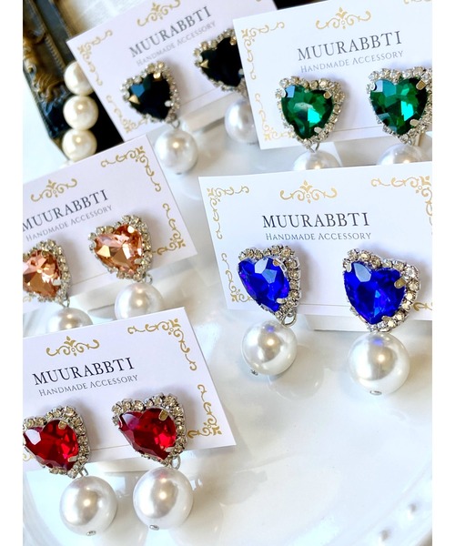 tone(トーン)の「【MUURABBTI】ハートビジューのパールピアス(MA)(ピアス(両耳用)・レディース・レッド/グリーン/ピンク系その他/ブラック/ブルー・FREE)」の12枚目の写真