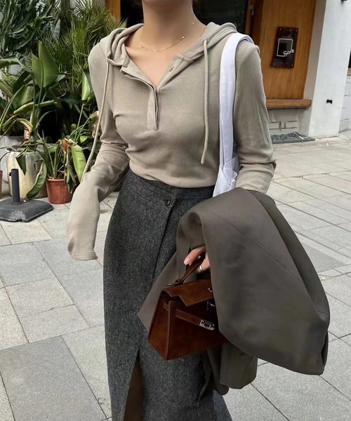 セール】Chiina/クロップド丈 フード付き 長袖カットソー（Tシャツ  