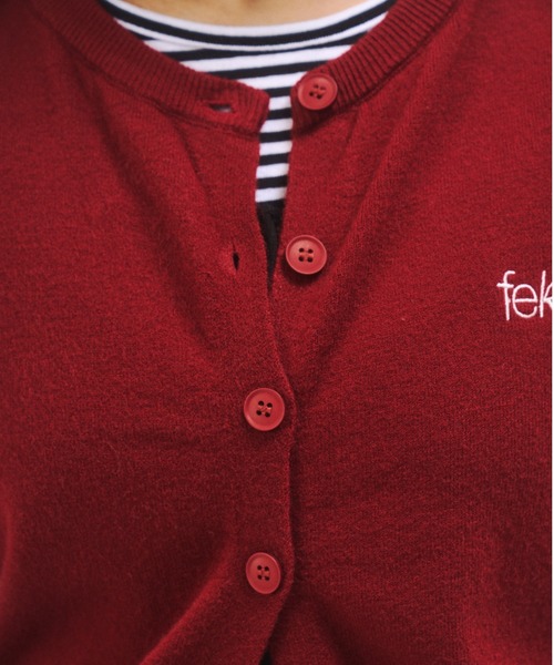 FEKETE(フェケテ)の「fekete CARDIGAN / feketeロゴカーディガン(カーディガン/ボレロ・レディース・ブラック/グレー/レッド・FREE)」の5枚目の写真