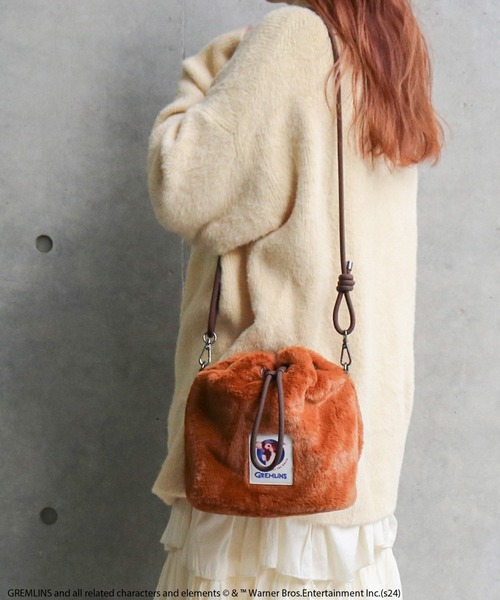 ACCOMMODE（アコモデ）の「グレムリン/ファー巾着ショルダー（ショルダーバッグ・レディース・ブラウン/ダークグレー/その他1・FREE）」の15枚目の写真