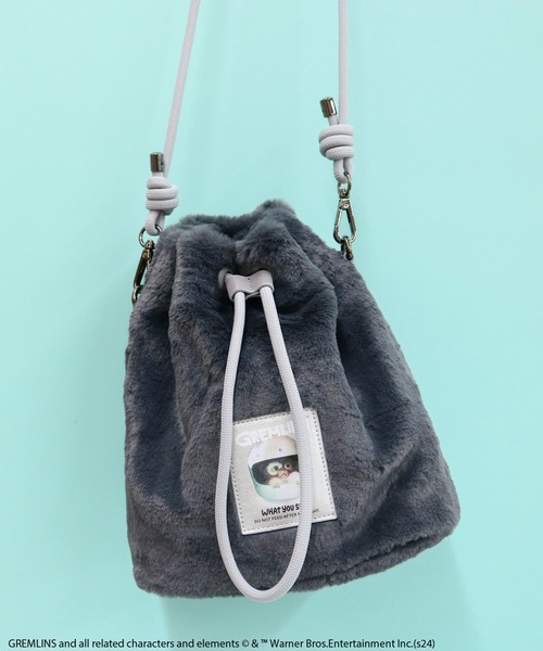 ACCOMMODE（アコモデ）の「グレムリン/ファー巾着ショルダー（ショルダーバッグ・レディース・ブラウン/ダークグレー/その他1・FREE）」の18枚目の写真