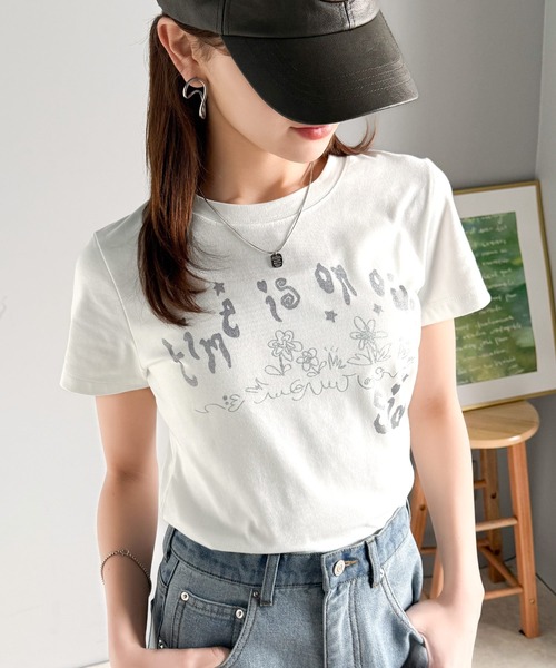 mily bilet(ミウィビレット)の「【mily bilet】大人の上品グラフティ。ハンドペイントライクシルバープリントコンパクトTシャツ(Tシャツ/カットソー・レディース・アイボリー/ブラック/チョコ・X-LARGE/SMALL/MEDIUM/LARGE)」の13枚目の写真