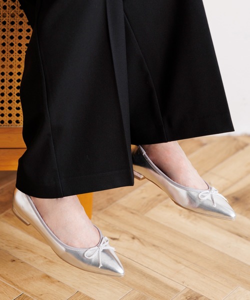 attagirl(アタガール)の「ポインテッドトゥリボンフラットシューズ(パンプス・レディース・ブラック/シルバー/シルバー系その他/ブラック系その他/ブラック系その他2/レオパード/ガンメタ/ホワイト系その他3/ブラック系その他3・22.0cm/22.5cm/23.0cm/23.5cm/24.0cm/24.5cm/25.0cm/25.5cm)」の7枚目の写真