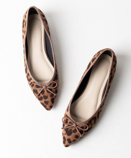 attagirl(アタガール)の「ポインテッドトゥリボンフラットシューズ(パンプス・レディース・ブラック/シルバー/シルバー系その他/ブラック系その他/ブラック系その他2/レオパード/ガンメタ/ホワイト系その他3/ブラック系その他3・22.0cm/22.5cm/23.0cm/23.5cm/24.0cm/24.5cm/25.0cm/25.5cm)」の8枚目の写真