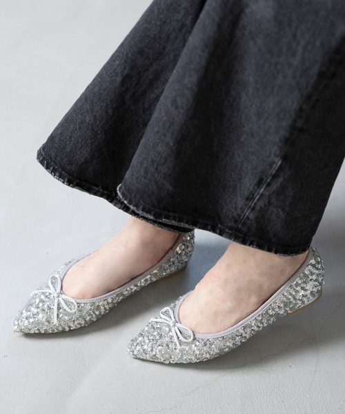 attagirl(アタガール)の「ポインテッドトゥリボンフラットシューズ(パンプス・レディース・ブラック/シルバー/シルバー系その他/ブラック系その他/ブラック系その他2/レオパード/ガンメタ/ホワイト系その他3/ブラック系その他3・22.0cm/22.5cm/23.0cm/23.5cm/24.0cm/24.5cm/25.0cm/25.5cm)」の6枚目の写真