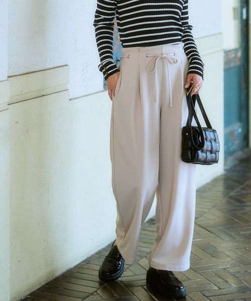 SMILE LAND（スマイルランド）の「＜大きいサイズ＞ やわらか素材リボンデザインストレートパンツ（９分丈）（セットアップ対応）（スラックス・レディース・ブラック/ライトベージュ・4L/LL/3L/5L/L）」の2枚目の写真