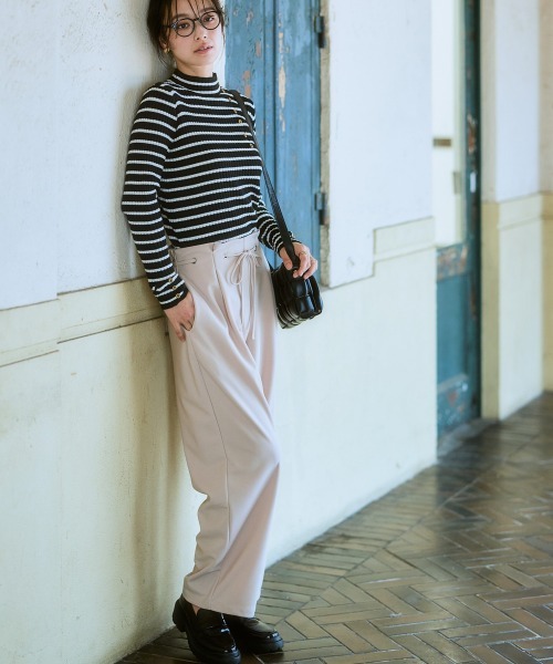 SMILE LAND（スマイルランド）の「＜大きいサイズ＞ やわらか素材リボンデザインストレートパンツ（９分丈）（セットアップ対応）（スラックス・レディース・ブラック/ライトベージュ・4L/LL/3L/5L/L）」の15枚目の写真