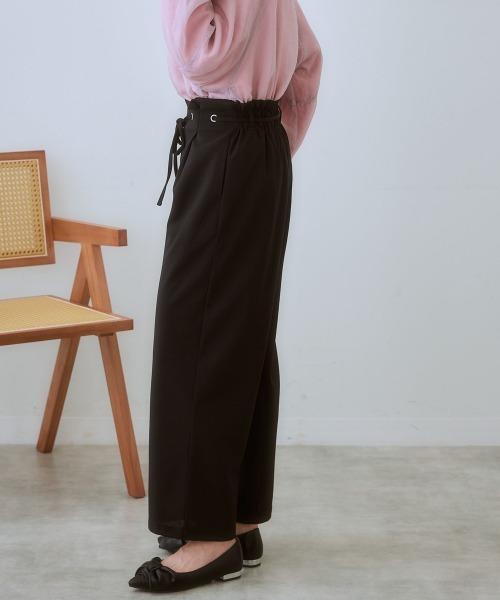 SMILE LAND（スマイルランド）の「＜大きいサイズ＞ やわらか素材リボンデザインストレートパンツ（９分丈）（セットアップ対応）（スラックス・レディース・ブラック/ライトベージュ・4L/LL/3L/5L/L）」の6枚目の写真