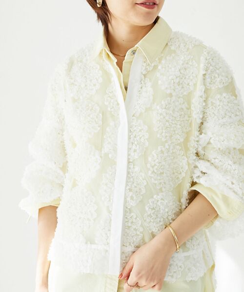 le.coeur blanc（ルクールブラン）の「TORRAZZO DONNAエンブロイダリーレースブラウス（シャツ/ブラウス・レディース・ホワイト/ブラック・38）」の4枚目の写真