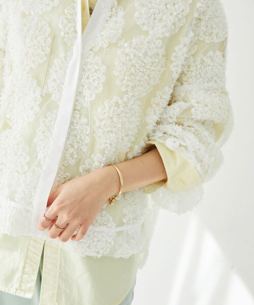 le.coeur blanc（ルクールブラン）の「TORRAZZO DONNAエンブロイダリーレースブラウス（シャツ/ブラウス・レディース・ホワイト/ブラック・38）」の6枚目の写真