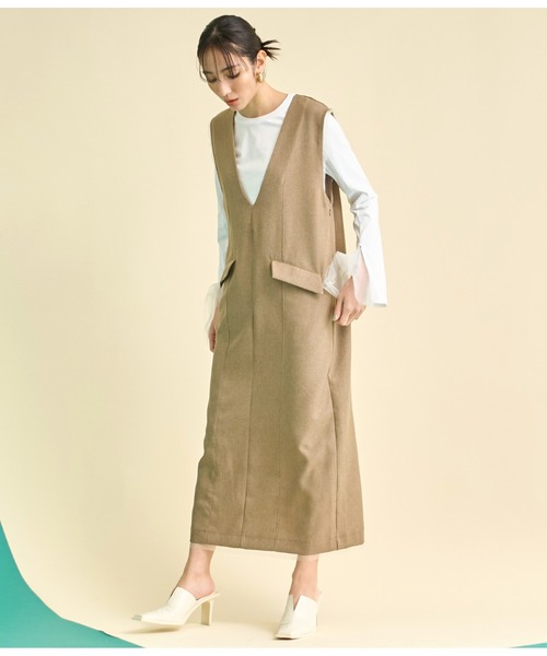 Settimissimo(セッティミッシモ)の「Vネック フロントダーツ Iライン ワンピース(ワンピース・レディース・ベージュ/ブラック・FREE)」の1枚目の写真