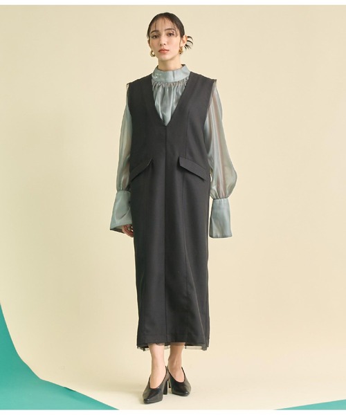 Settimissimo(セッティミッシモ)の「Vネック フロントダーツ Iライン ワンピース(ワンピース・レディース・ベージュ/ブラック・FREE)」の2枚目の写真