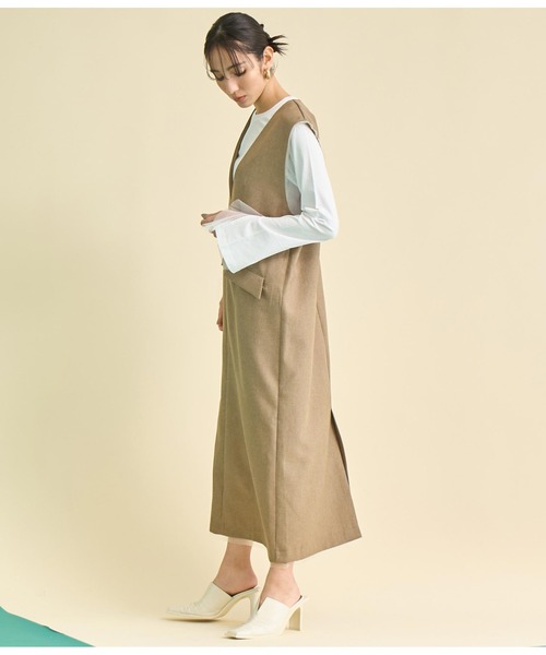 Settimissimo(セッティミッシモ)の「Vネック フロントダーツ Iライン ワンピース(ワンピース・レディース・ベージュ/ブラック・FREE)」の11枚目の写真