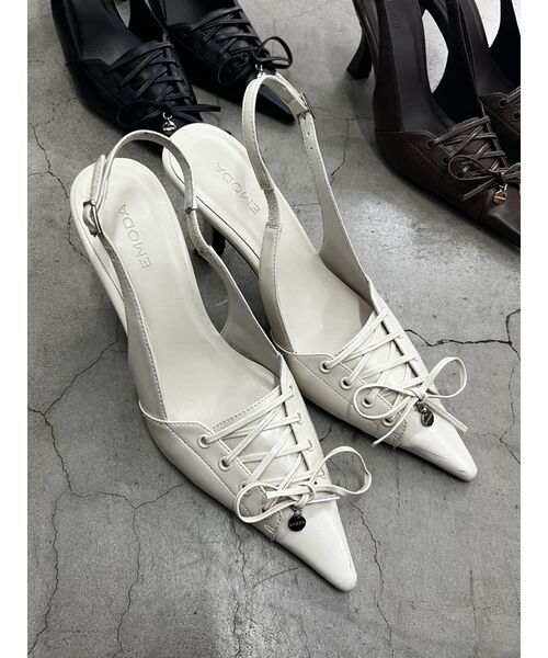 EMODA（エモダ）の「レースアップリボンパンプス（パンプス・レディース・ブラック/ブラウン/アイボリー・SMALL/MEDIUM/LARGE）」の18枚目の写真