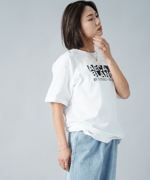 UNDICI・NOVE（ウンディッチノーベ）の「【AECA BLANC】アエカブラン/ブランドロゴプリントTシャツ（Tシャツ/カットソー・レディース・チャコールグレー/ホワイト・M）」の4枚目の写真