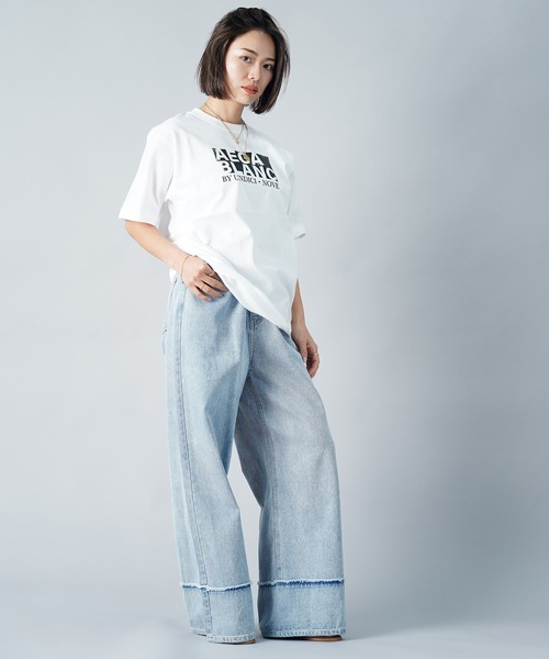 UNDICI・NOVE（ウンディッチノーベ）の「【AECA BLANC】アエカブラン/ブランドロゴプリントTシャツ（Tシャツ/カットソー・レディース・チャコールグレー/ホワイト・M）」の6枚目の写真