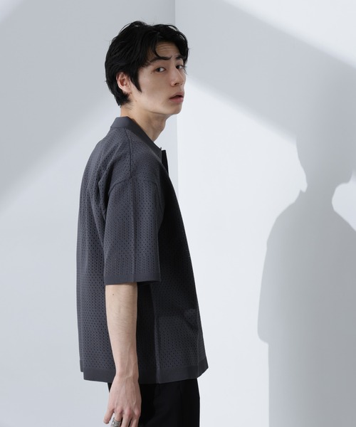 NANO universe（ナノユニバース）の「スキッパーテックニットポロシャツ/半袖（ポロシャツ・メンズ・ブラウン/グレー系その他4/スミクロ・M/L）」の5枚目の写真