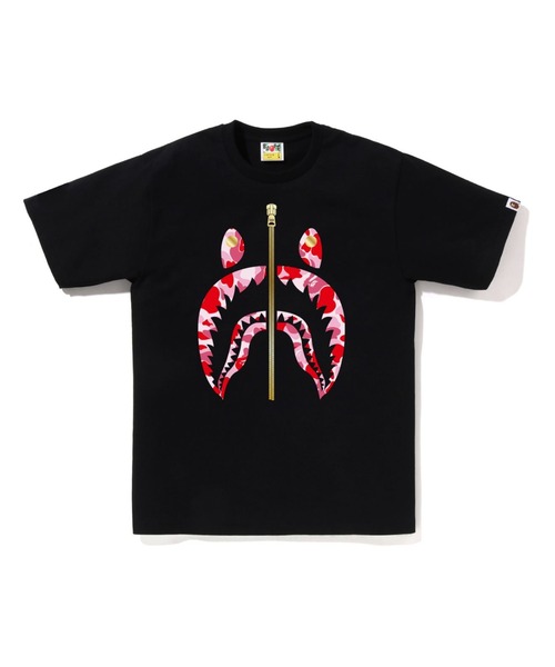 A BATHING APE(アベイシングエイプ)の「ABC CAMO SHARK TEE(Tシャツ/カットソー・メンズ・ブラック×グリーン/ホワイト×グリーン/ホワイト×ブルー/ホワイト×ピンク/ブラック×ブルー/ブラック×ピンク・LARGE/XX-LARGE/XXX-LARGE/MEDIUM/X-LARGE/SMALL)」の6枚目の写真