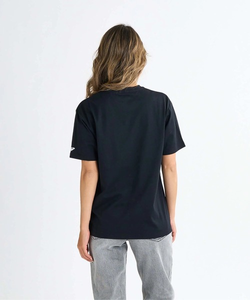 ROXY(ロキシー)の「ARTSY FLORAL TEE /ロキシーロゴ半袖Tシャツ(Tシャツ/カットソー・レディース・グレー/ホワイト/ブラック・SMALL/LARGE/MEDIUM)」の8枚目の写真