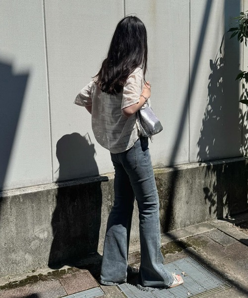 solleim（ソルレム）の「美脚ヴィンテージ加工フレアデニム（デニムパンツ・レディース・ブルー/ネイビー/インディゴブルー・S/M/L）」の4枚目の写真