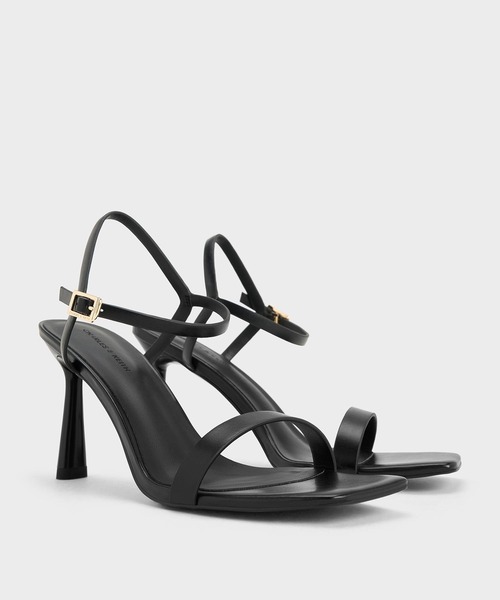 CHARLES & KEITH(チャールズ & キース)の「スクエアトゥ アンクルストラップヒールサンダル(サンダル・レディース・ブラック/オフホワイト・23cm/22.5cm/25.5cm/25cm/24.5cm/23.5cm/22cm)」の5枚目の写真