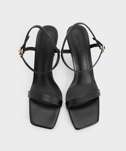 CHARLES & KEITH(チャールズ & キース)の「スクエアトゥ アンクルストラップヒールサンダル(サンダル・レディース・ブラック/オフホワイト・23cm/22.5cm/25.5cm/25cm/24.5cm/23.5cm/22cm)」の8枚目の写真