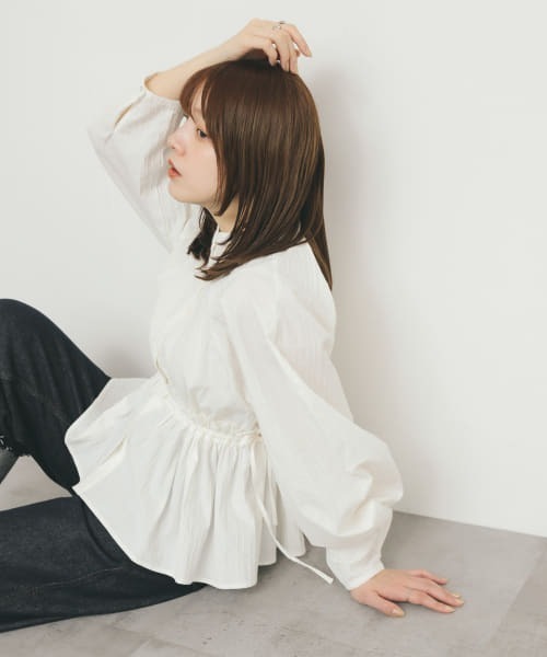 新品♡KBF＊ボリュームスリーブシャツ ホワイト KBF（ケイビーエフ）の「タックボリュームスリーブブラウス（シャツ