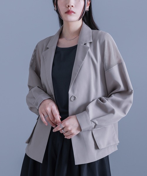 kOhAKU(コハク)の「袖メッシュ切替テーラードジャケット(テーラードジャケット・レディース・グレイッシュベージュ/ブラック・2/1)」の17枚目の写真