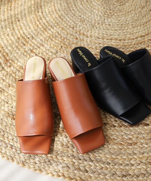 le.coeur blanc（ルクールブラン）の「《WEB限定アイテム》スクエアトゥカバードサンダル（サンダル・レディース・ブラウン/ブラック・36/37/38）」の4枚目の写真