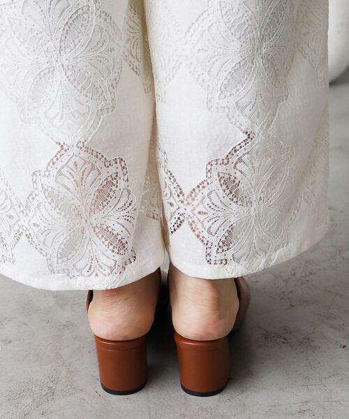 le.coeur blanc（ルクールブラン）の「《WEB限定アイテム》スクエアトゥカバードサンダル（サンダル・レディース・ブラウン/ブラック・36/37/38）」の12枚目の写真