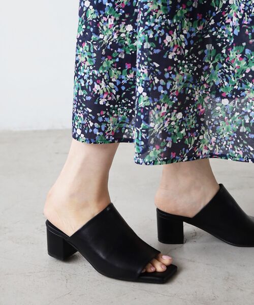 le.coeur blanc（ルクールブラン）の「《WEB限定アイテム》スクエアトゥカバードサンダル（サンダル・レディース・ブラウン/ブラック・36/37/38）」の19枚目の写真