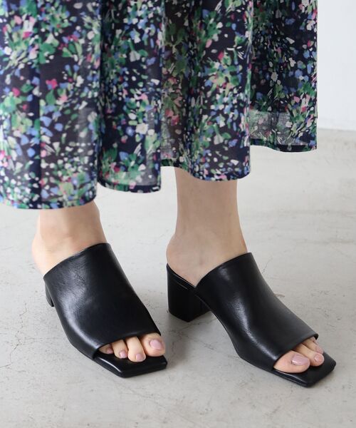 le.coeur blanc（ルクールブラン）の「《WEB限定アイテム》スクエアトゥカバードサンダル（サンダル・レディース・ブラウン/ブラック・36/37/38）」の20枚目の写真