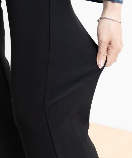 Miniministore（ミニミニストア）の「フレアスキニーパンツ スリット入りパンツ（スウェットパンツ・レディース・ブラック・L/XL/M）」の16枚目の写真