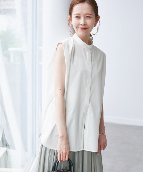 ROPE' PICNIC（ロペピクニック）の「【UVカット・接触冷感・イージーケア】バンドカラーノースリーブシャツ/通勤対応（シャツ/ブラウス・レディース・サックスブルー/チャコールグレー/オフホワイト/ネイビー・38）」の2枚目の写真