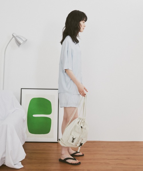 MERLOT（メルロー）の「ドローストリングナイロンナップザック（バックパック/リュック・レディース・ホワイト/ブラック・FREE）」の7枚目の写真