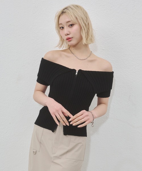 ENVYM（アンビー）の「センタージップオフショルニット（Tシャツ/カットソー・レディース・ブラック/ホワイト/グレー・FREE）」の2枚目の写真