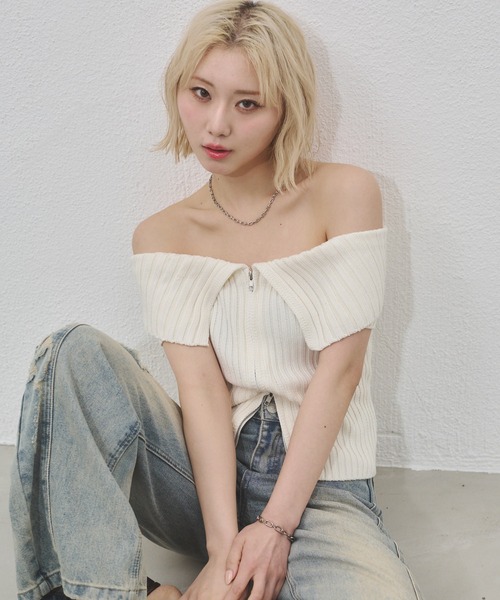 ENVYM（アンビー）の「センタージップオフショルニット（Tシャツ/カットソー・レディース・ブラック/ホワイト/グレー・FREE）」の4枚目の写真