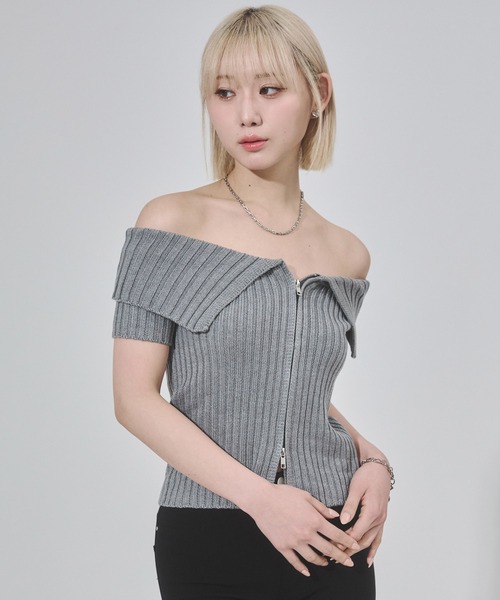 ENVYM（アンビー）の「センタージップオフショルニット（Tシャツ/カットソー・レディース・ブラック/ホワイト/グレー・FREE）」の9枚目の写真