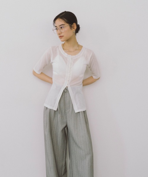 DRWCYS（ドロシーズ）の「フロントボタンシアーカーディガン（Tシャツ/カットソー・レディース・ホワイト/ブラック・FREE）」の9枚目の写真