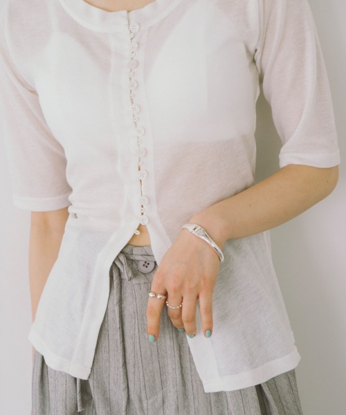 DRWCYS（ドロシーズ）の「フロントボタンシアーカーディガン（Tシャツ/カットソー・レディース・ホワイト/ブラック・FREE）」の3枚目の写真