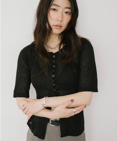 DRWCYS（ドロシーズ）の「フロントボタンシアーカーディガン（Tシャツ/カットソー・レディース・ホワイト/ブラック・FREE）」の13枚目の写真