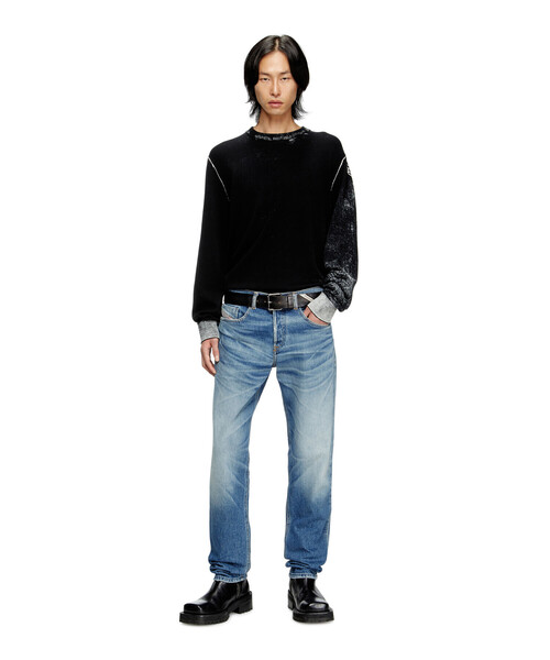 DIESEL(ディーゼル)の「メンズ デニムパンツ REGULAR 2023 D-FINITIVE L.30(デニムパンツ・メンズ・インディゴブルー・30inch/26inch/32inch/28inch/34inch/36inch)」の4枚目の写真